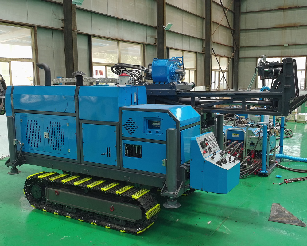 CR1000I Máy khoan - Khung bánh xích và hệ thống bùn
