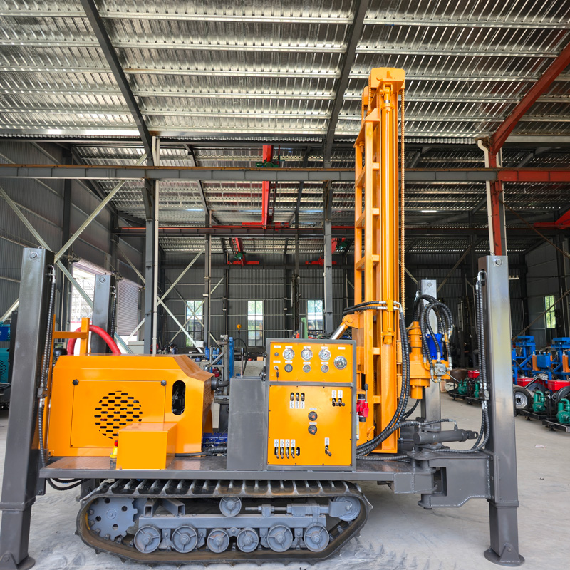 Trưng bày toàn máy khoan giếng nước bánh xích WR260