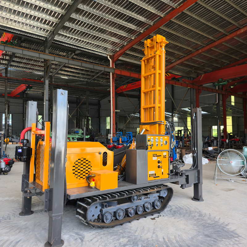 Khung gầm bánh xích và chân chống của máy khoan giếng nước WR260