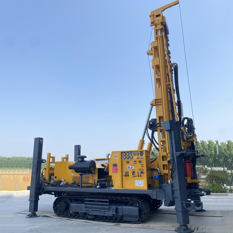 Trưng bày tổng thể máy khoan giếng nước bánh xích tháp ống lồng WR600S