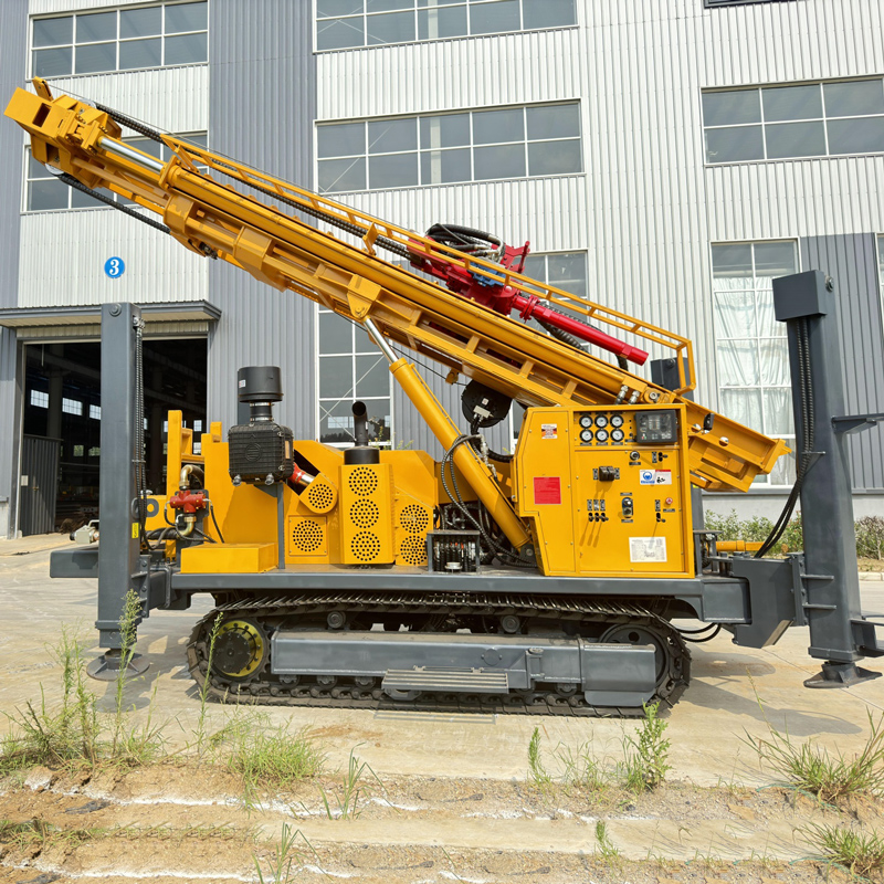 Trưng bày toàn máy khoan giếng nước bánh xích WR750S
