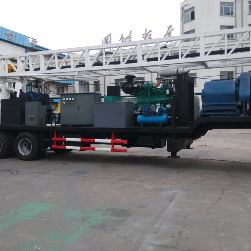 Kết cấu bàn xoay và tháp khoan của máy khoan WRTR600