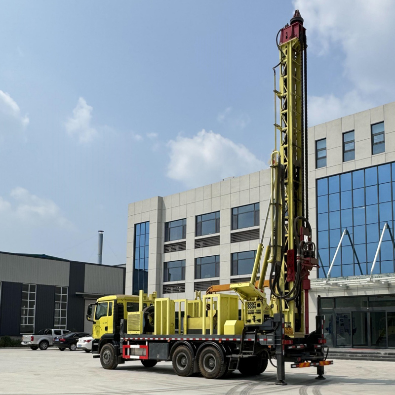 Cảnh thi công máy khoan giếng nước đường kính lớn WRT1200
