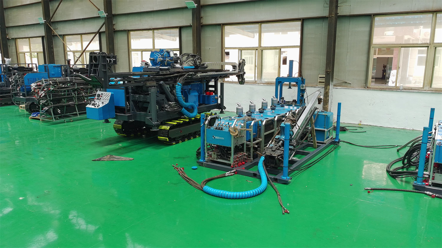 Mua máy khoan lõi di động CR800P 800 mét: Làm thế nào để dự phòng lực đẩy 67 kN và lực nâng 130 kN khi ma sát lỗ khoan sâu tăng?