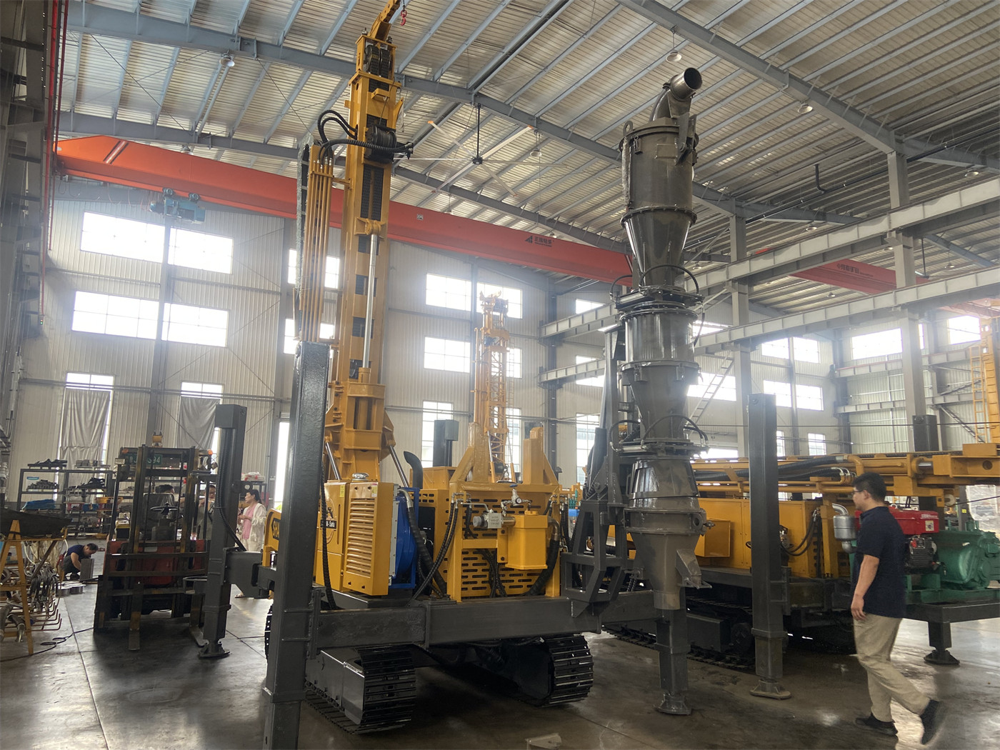 Chiều cao bánh xích điều chỉnh được, nhưng có phải mọi vị trí điện mặt trời trên núi đều dùng được?