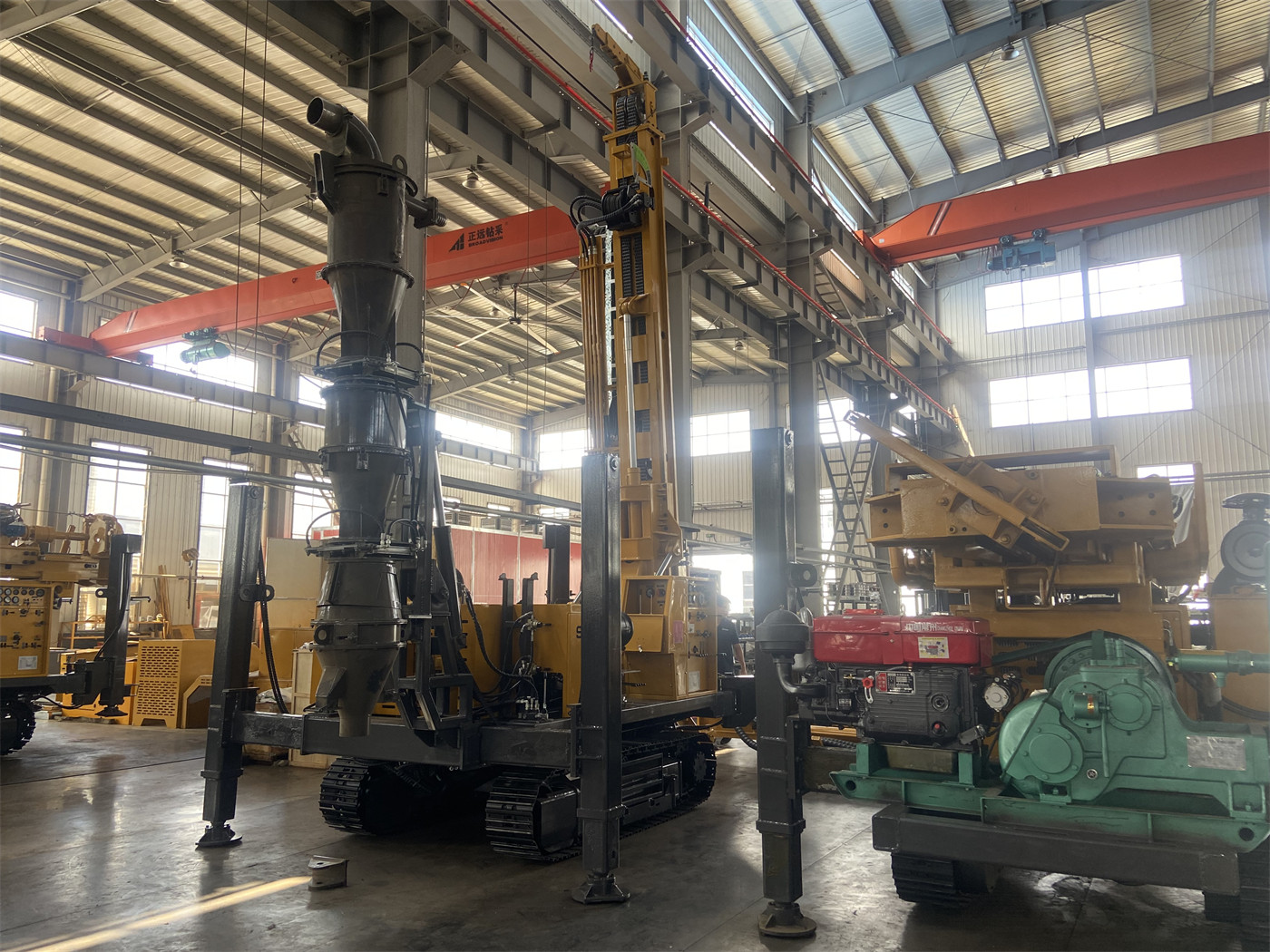 Chiều cao bánh xích điều chỉnh được, nhưng có phải mọi vị trí điện mặt trời trên núi đều dùng được?