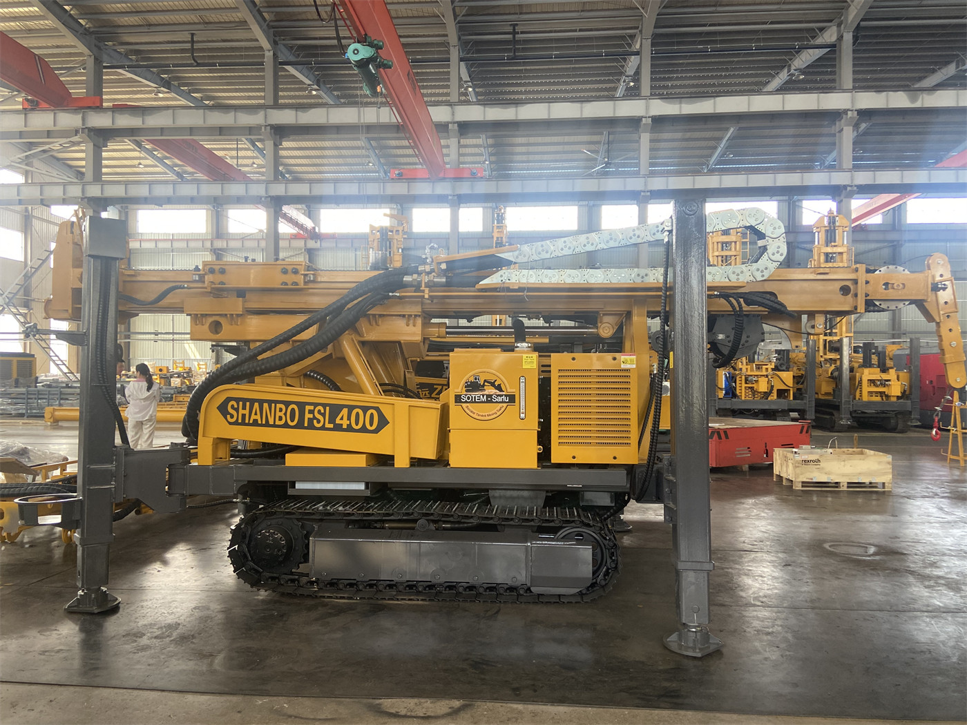 Lựa chọn máy đóng cọc quang điện bánh xích thủy lực PV390 phiên bản tiêu chuẩn: Động cơ 85 kW và mô-men xoắn 13000 N·m phù hợp với những điều kiện khoan trước móng quang điện nào?