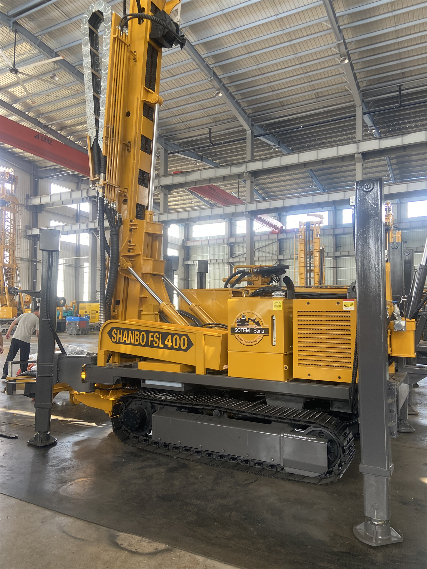 Trước khi mua máy đóng cọc quang điện thủy lực PV390R bốn xi-lanh xoay 360°, làm thế nào để đánh giá mức giảm dịch chuyển toàn máy nhờ xoay 360° và bù co giãn dựa trên mật độ bố trí cọc?