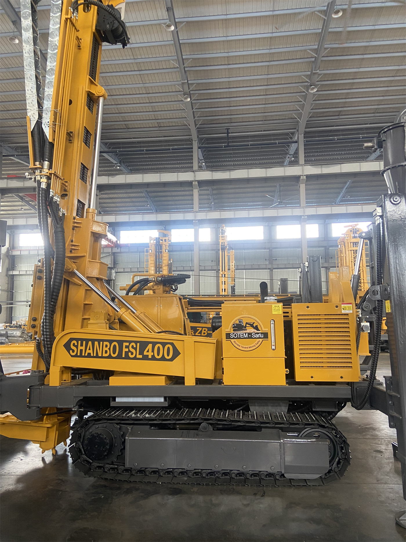 Trước khi mua máy khoan tuần hoàn ngược bánh xích WR600RC 600m, làm thế nào để đánh giá tính phù hợp của góc khoan 45° và 90° dựa trên thế nằm của thân quặng?