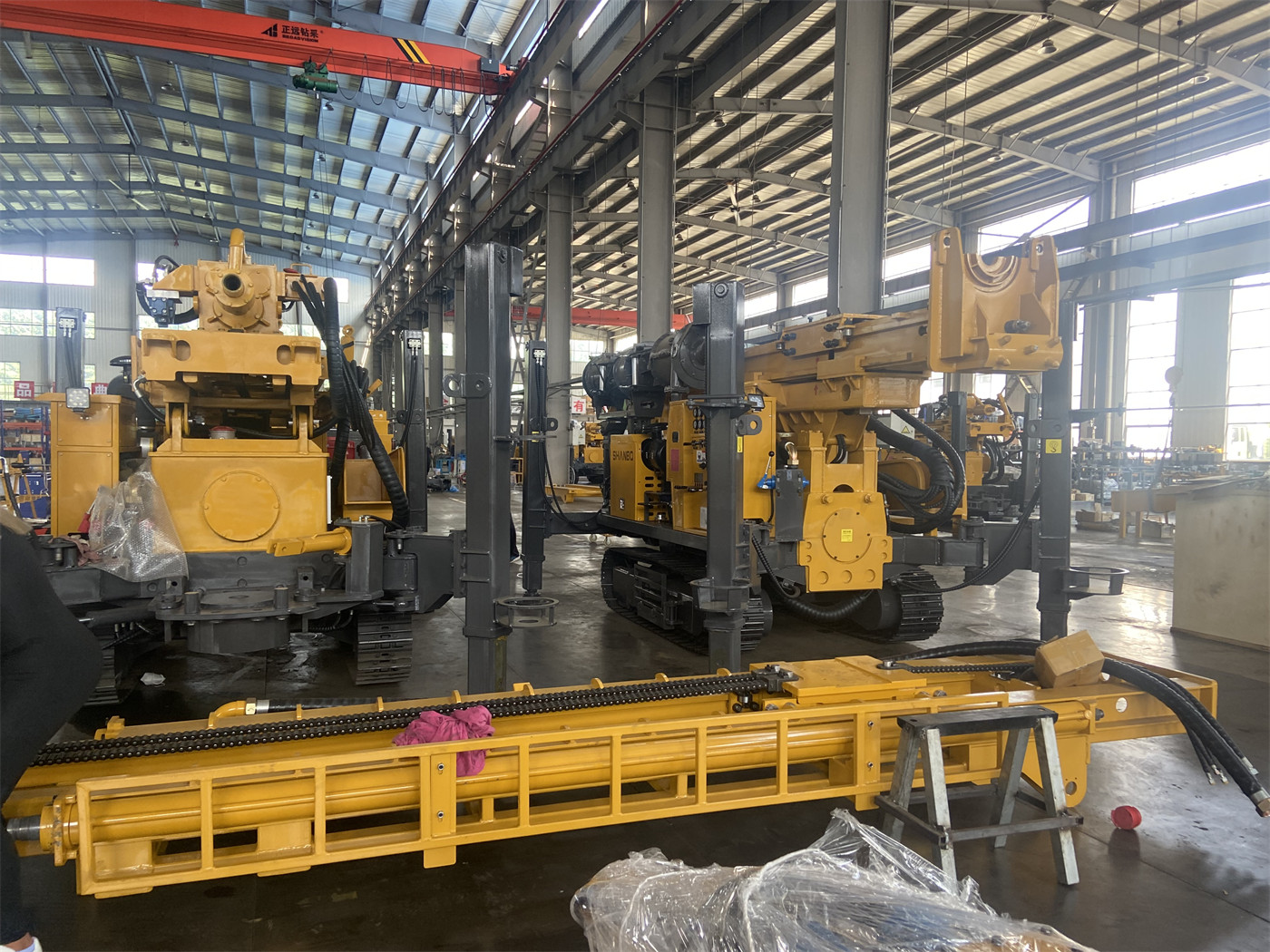 Trước khi mua máy khoan tuần hoàn ngược bánh xích WR600RC 600m, làm thế nào để đánh giá tính phù hợp của góc khoan 45° và 90° dựa trên thế nằm của thân quặng?
