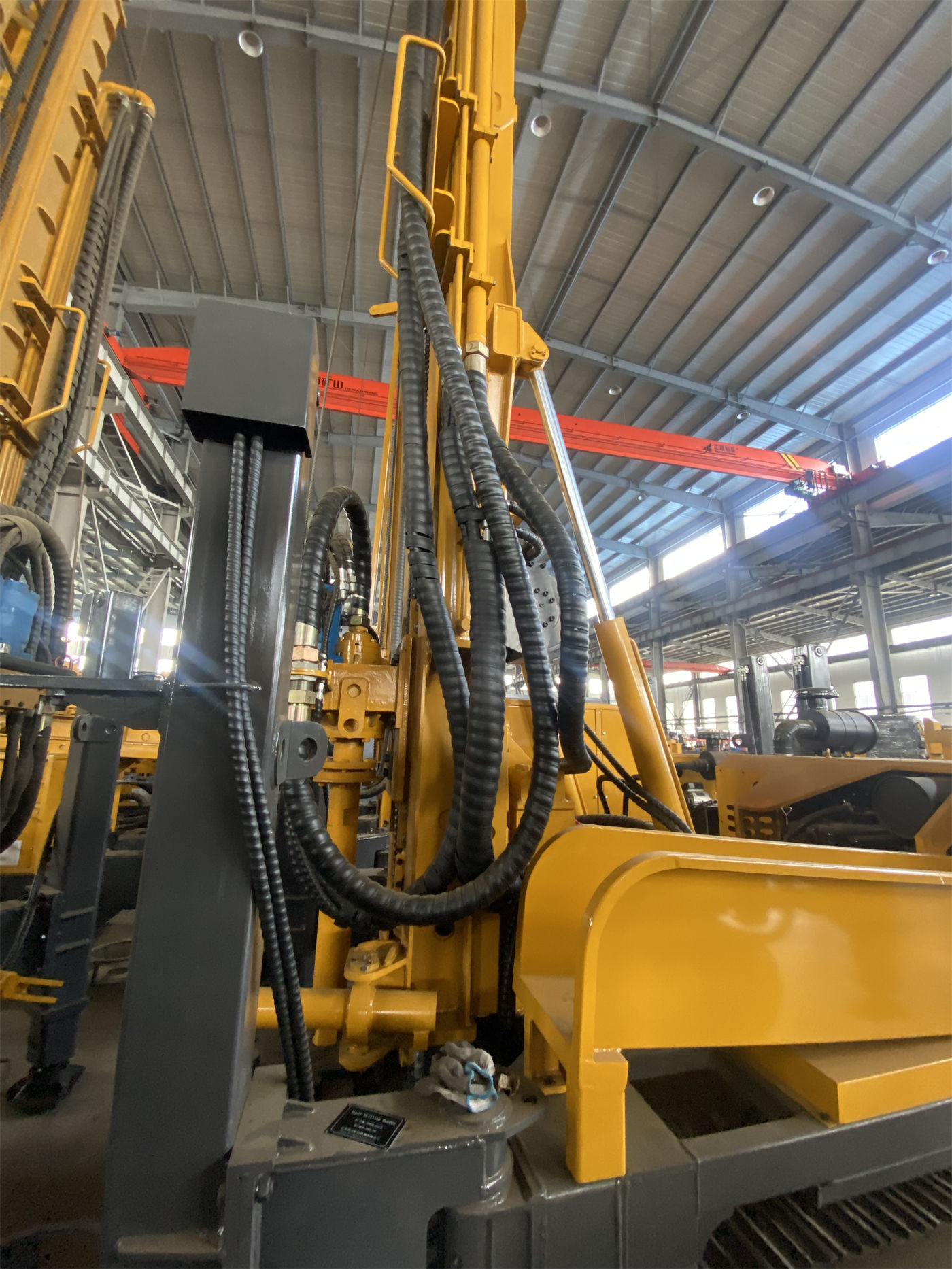 24000 và 12000 N·m cùng ghi trên một máy khoan, hai giá trị mô-men xoắn phụ trách đoạn lỗ nào