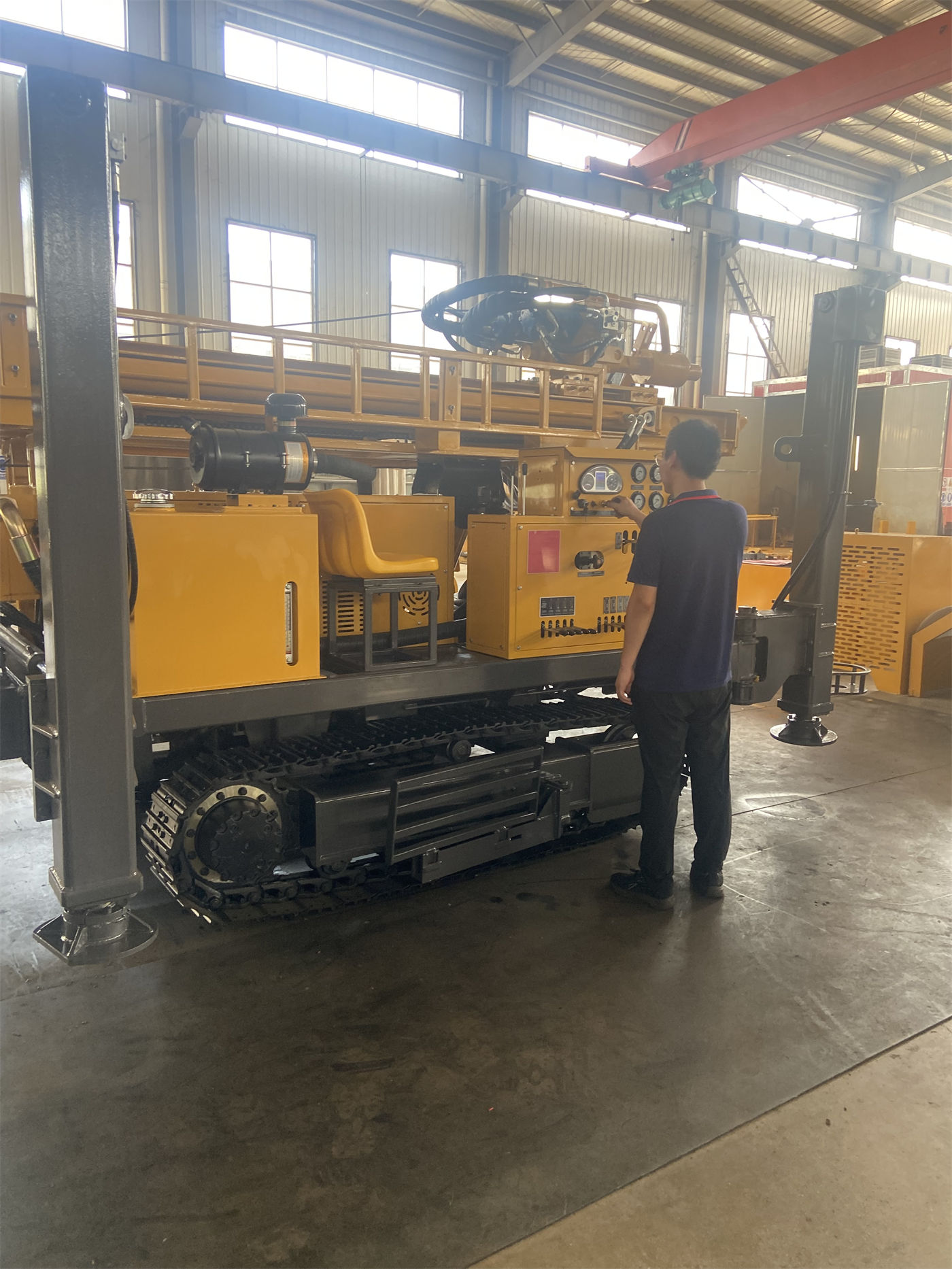 Mua máy khoan giếng nước tháp ống lồng WR500S 500m: Cách kiểm tra mô-men xoắn 11000/5500 N·m và lực nâng 30 T theo đường kính giếng và địa tầng khác nhau?