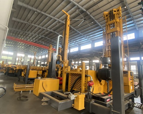 Máy khoan cấp 300 m có thể khoan sâu bao nhiêu trong tầng đá?