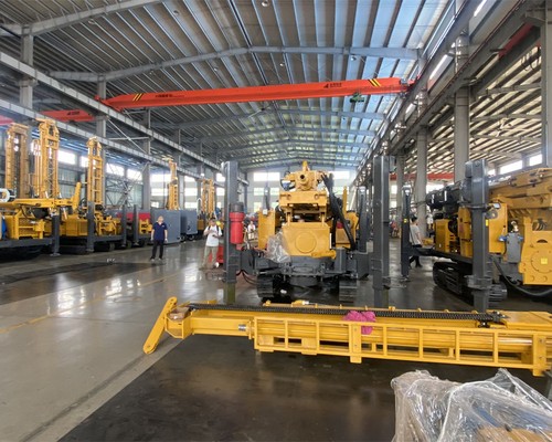 Loại kéo theo và loại gắn xe: Sự khác biệt về phương thức chuyển trường nằm ở những công đoạn nào