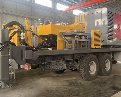 Ràng buộc vận hành của khung gầm bánh xích trên bãi đá khu mỏ